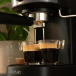 Cafetera espresso con 20 bares CECOTEC - Imagen 2